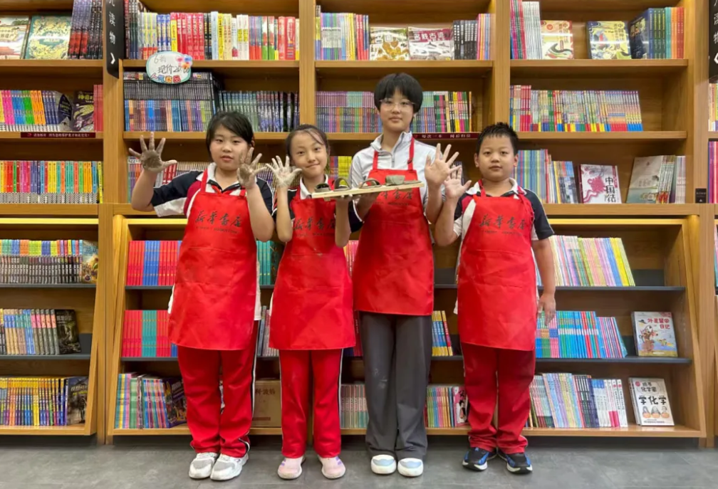 双滦社区店：墨香伴陶韵，手作润童心