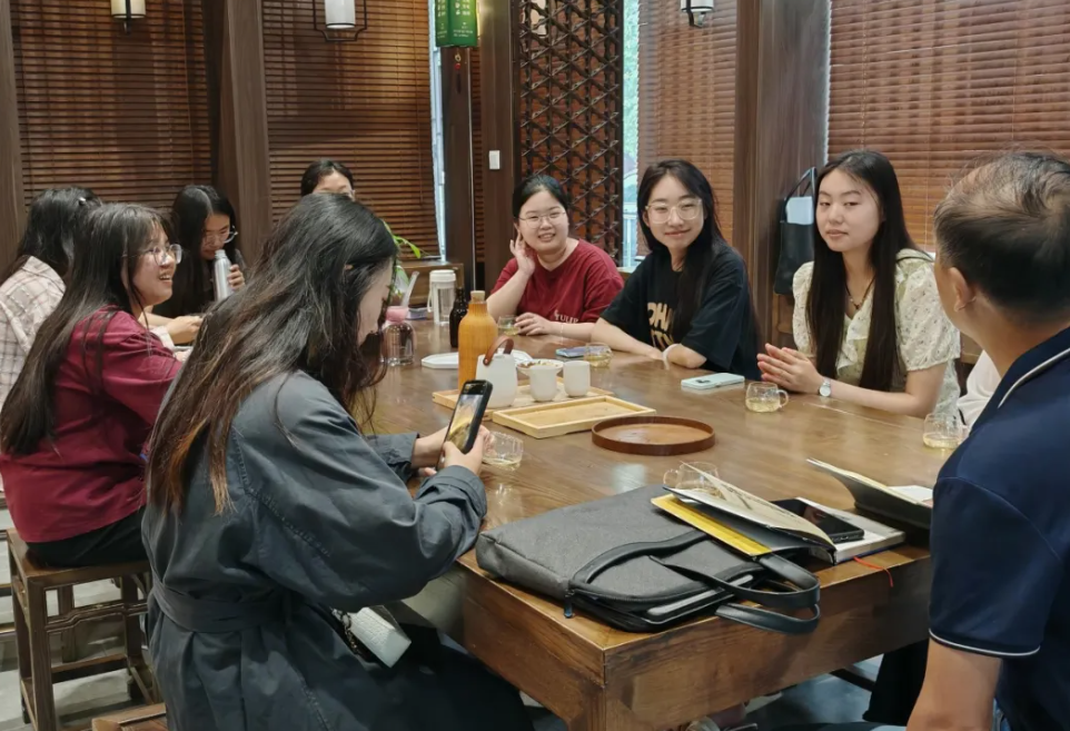 从书页到古建，新华书店携手河北民族师范学院解密山庄历史文化基因
