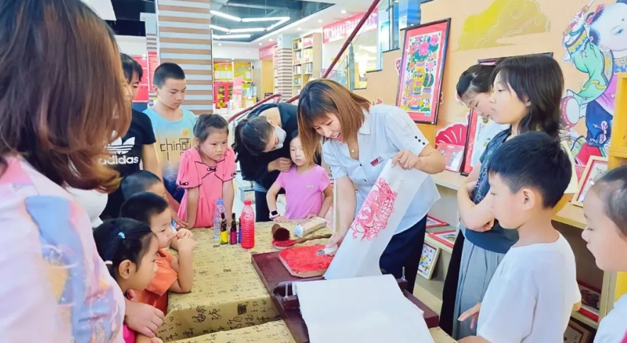 书香启新岁•墨韵伴新年——2026“护苗•绿书签”主题活动温情启幕