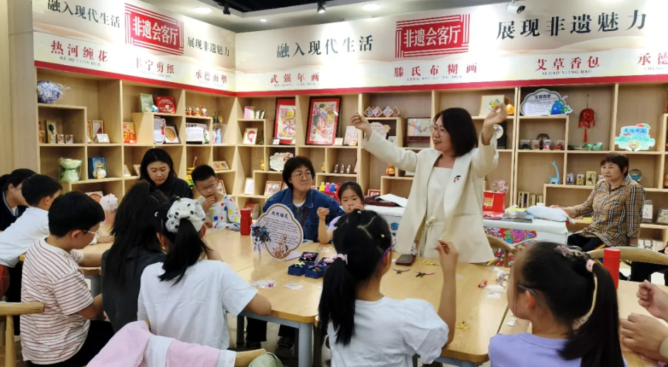 以花为礼 致敬母爱——非遗缠花手作体验课