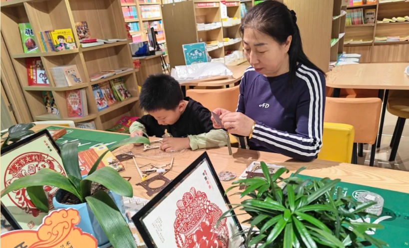 月圆中秋，书香相伴——围场新华书店中秋主题活动温情落幕